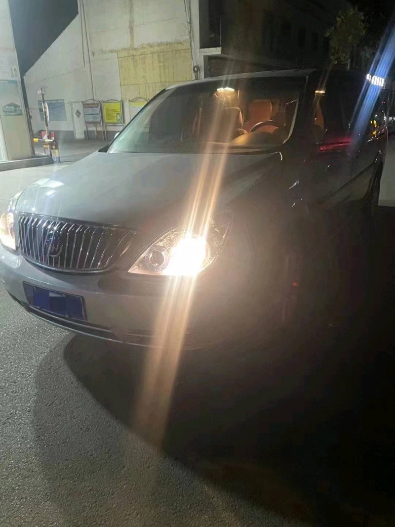 济宁13年别克GL83