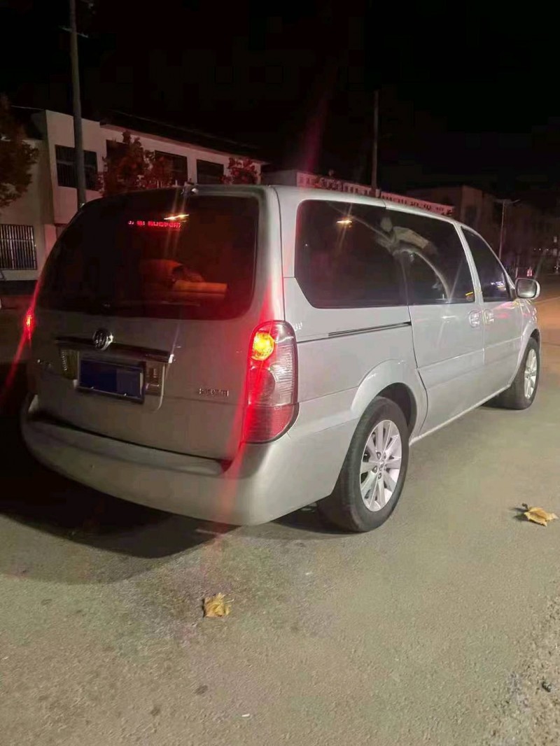 济宁13年别克GL88