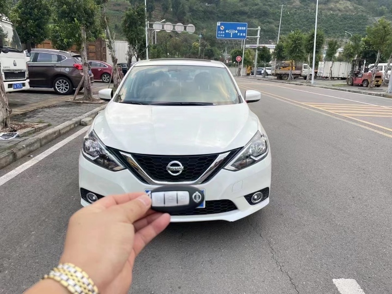 重庆21年日产轩逸1