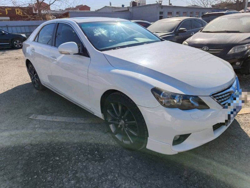 保定13年丰田锐志3