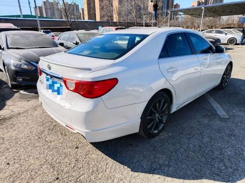 保定13年丰田锐志5