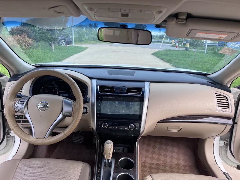 徐州15年日产天籁9