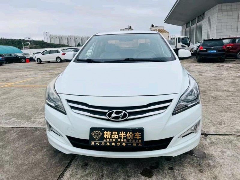 东莞18年现代瑞纳1