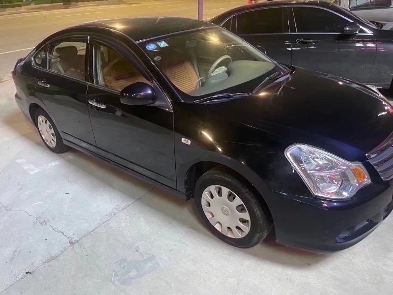 青岛15年日产轩逸5