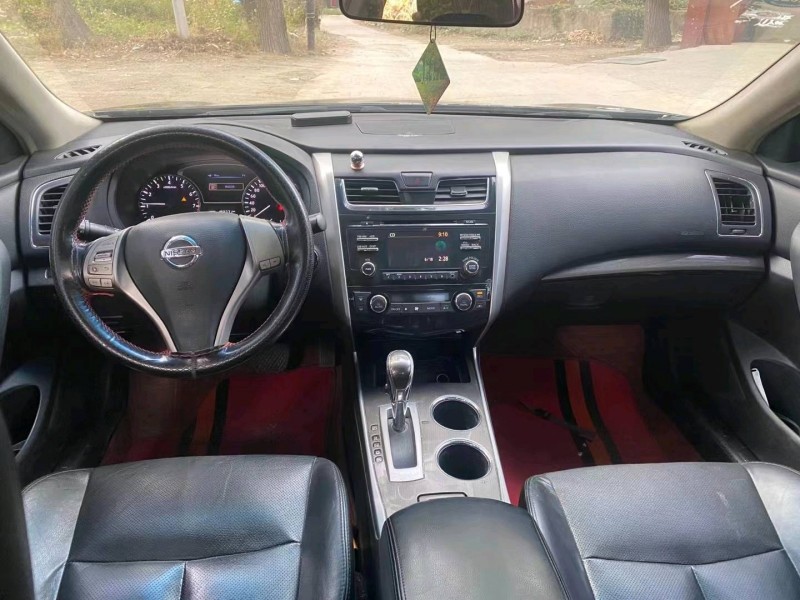 保定13年日产天籁7