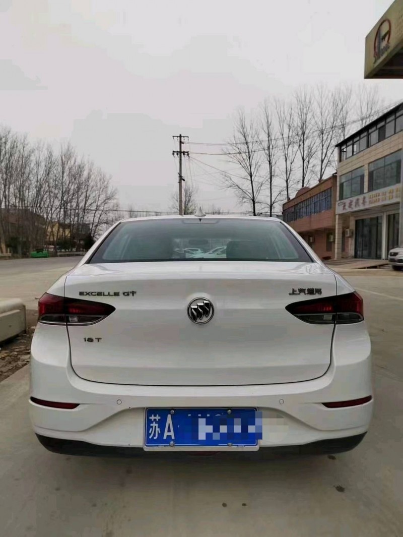 北京18年别克英朗9