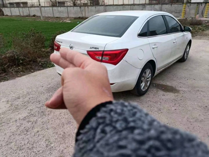 济南17年别克英朗7