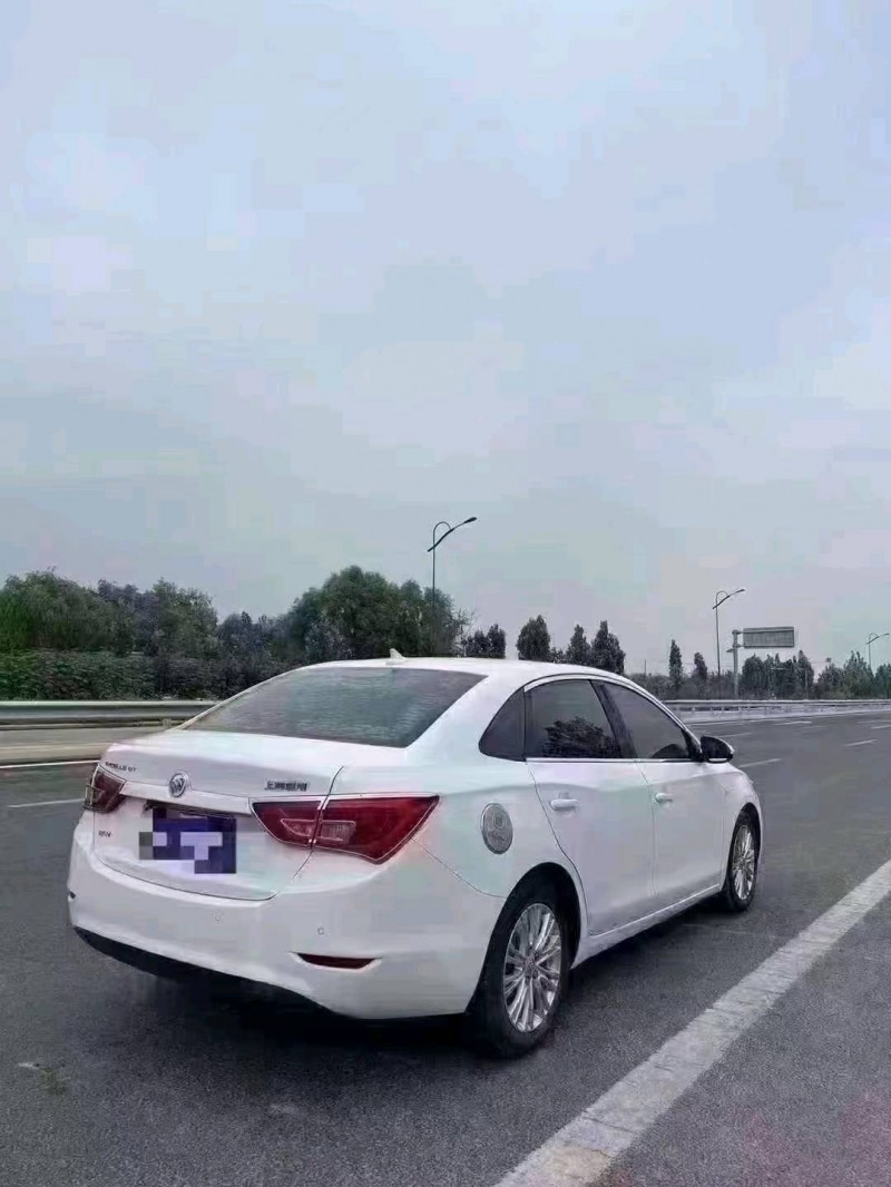 北京15年别克英朗8