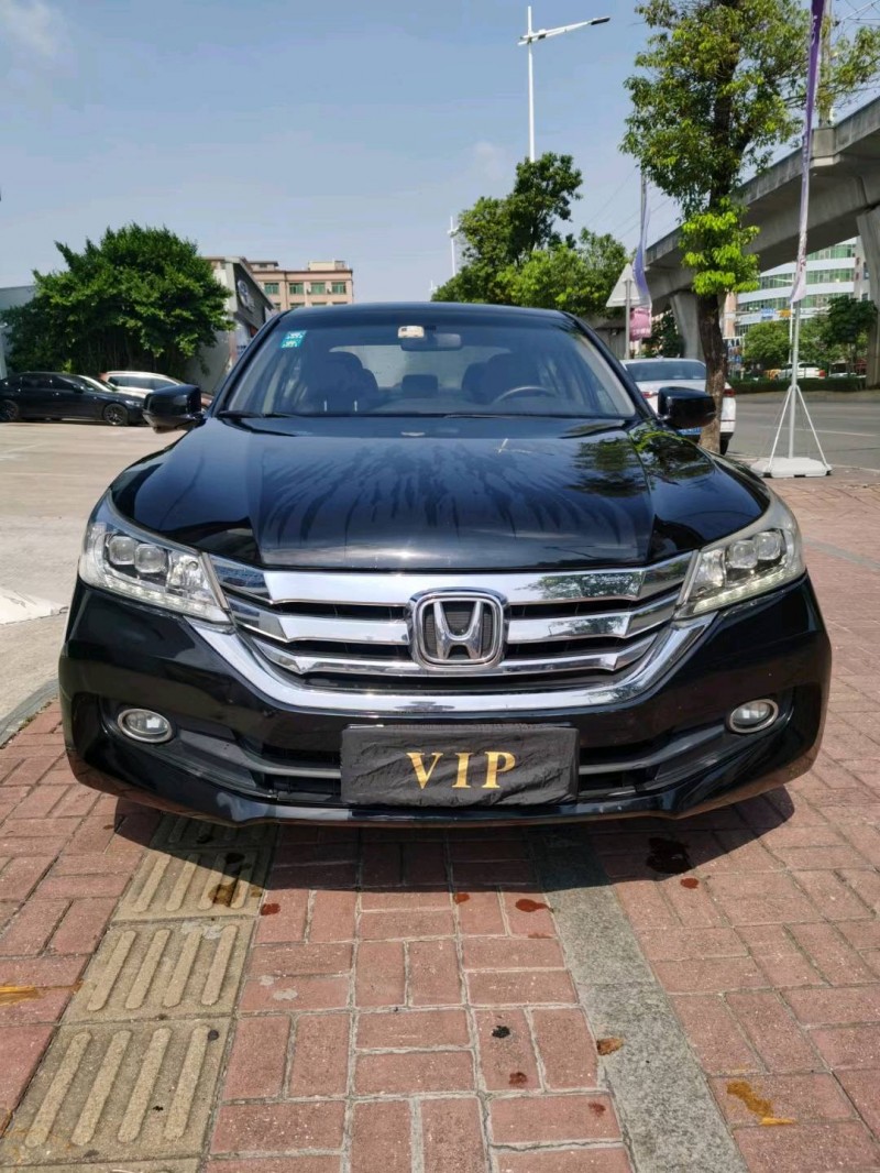 东莞14年本田雅阁1