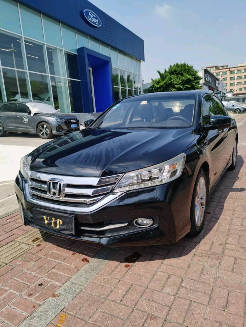 东莞14年本田雅阁2