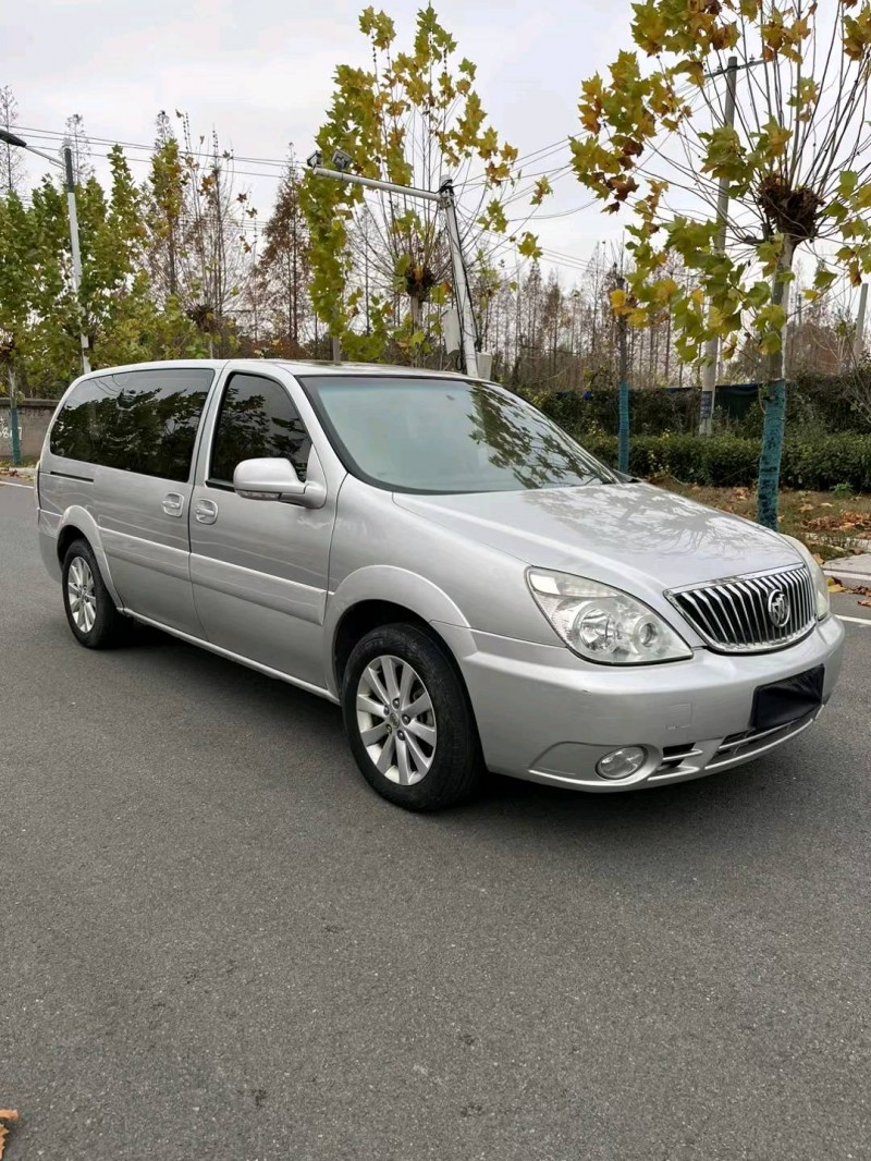 徐州13年别克GL82