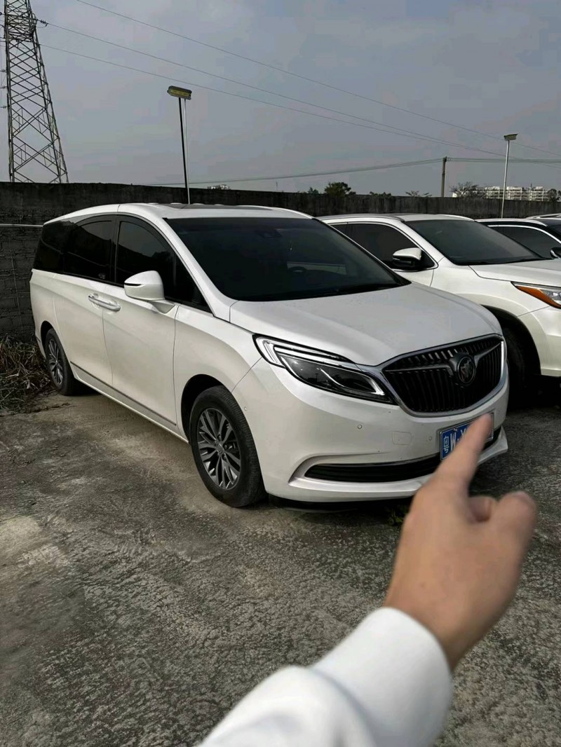 广州18年别克GL82