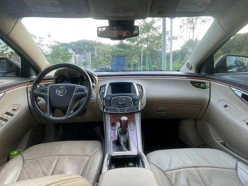 广州11年别克君越7