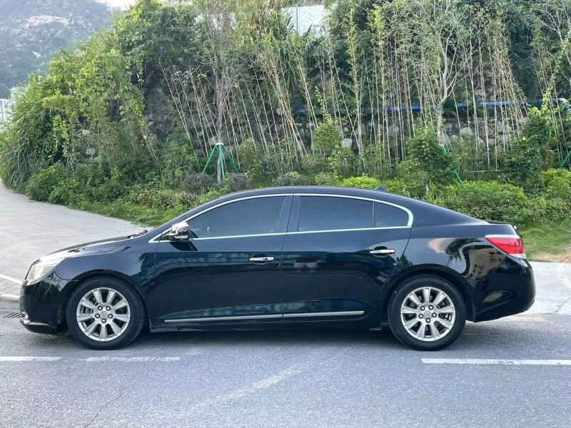 广州11年别克君越8