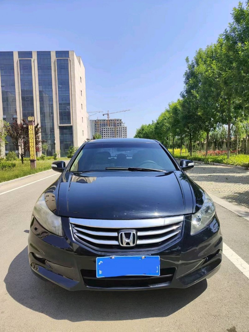 聊城11年本田雅阁1