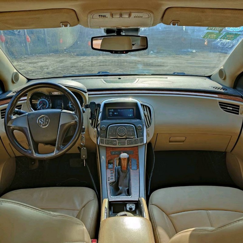 烟台11年别克君越5