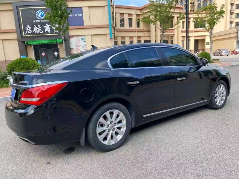 烟台15年别克君越8