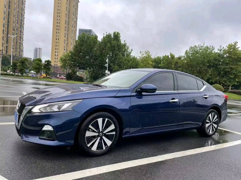 宜昌21年日产天籁3