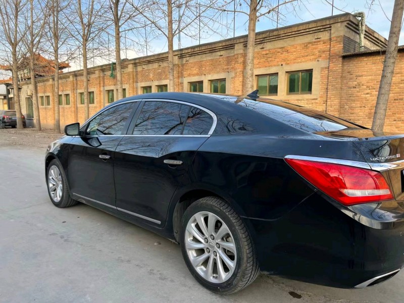 保定13年别克君越2