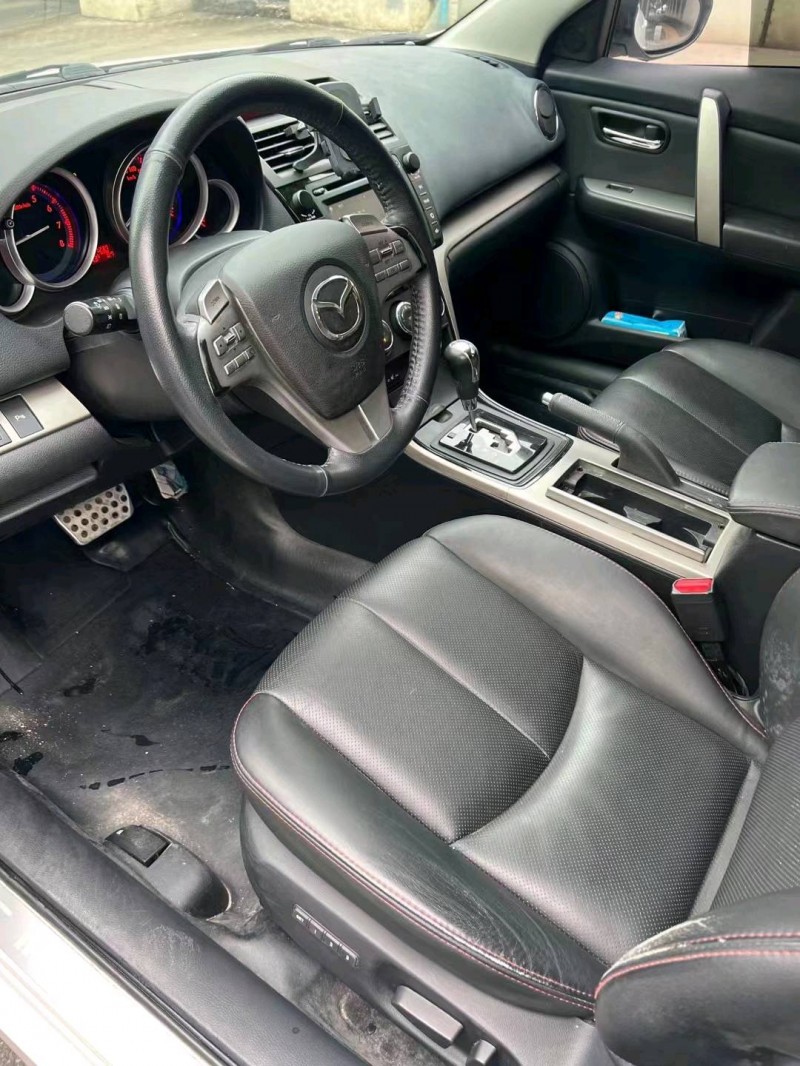 三明16年马自达睿翼2