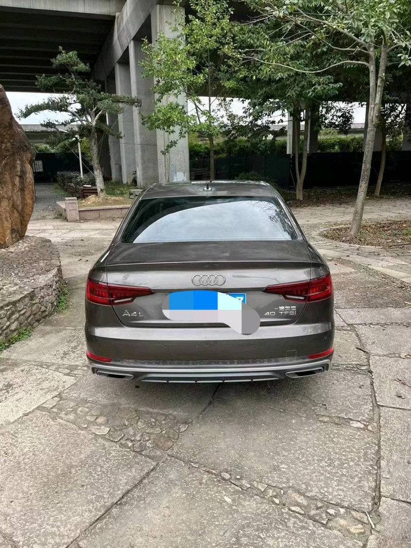 嘉兴19年奥迪A4L8