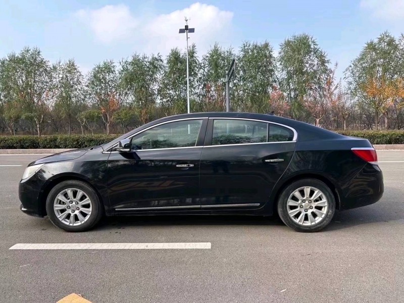 枣庄12年别克君越6