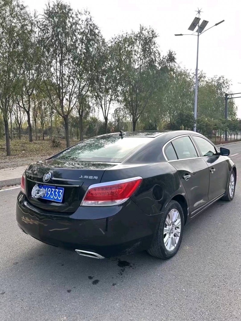 枣庄12年别克君越8