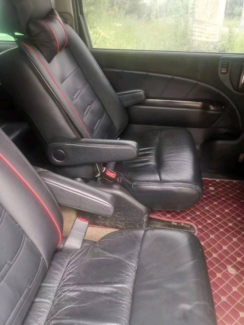 青岛15年本田艾力绅4