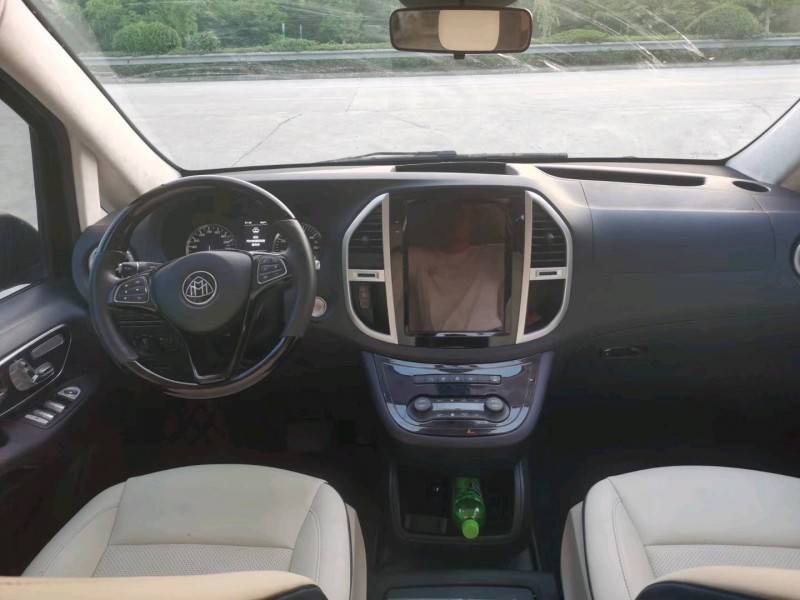 徐州17年奔驰威霆4