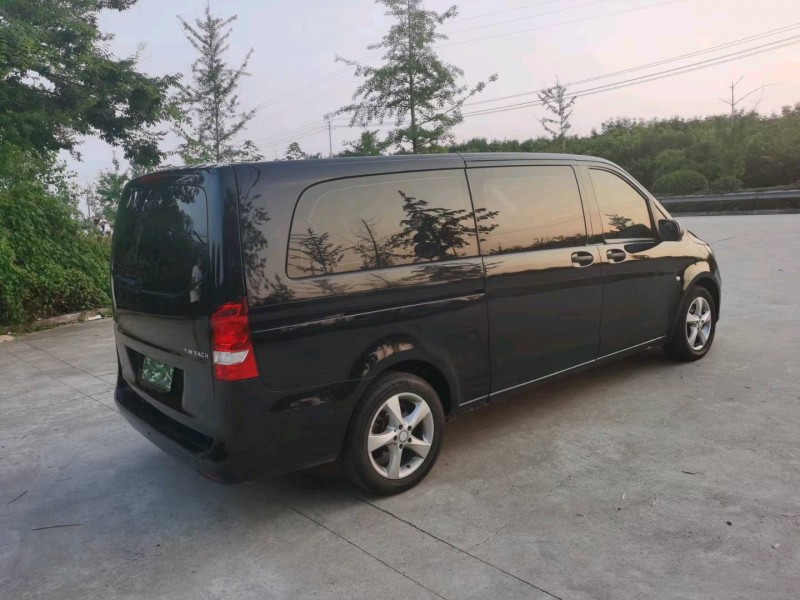 徐州17年奔驰威霆7