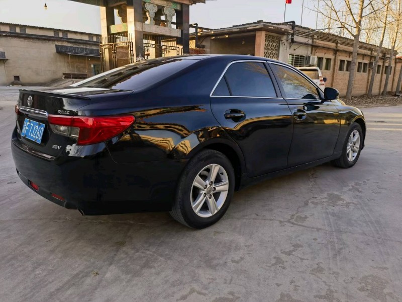 保定14年丰田锐志8