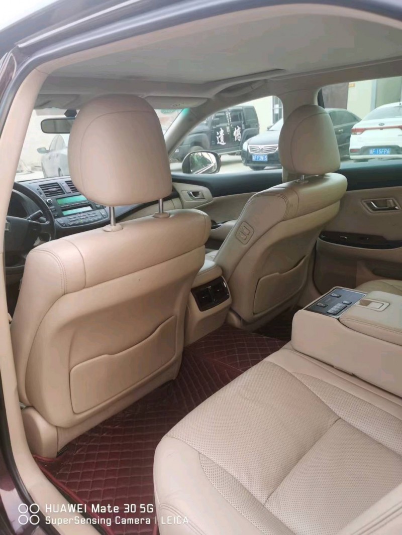 保定11年丰田皇冠4