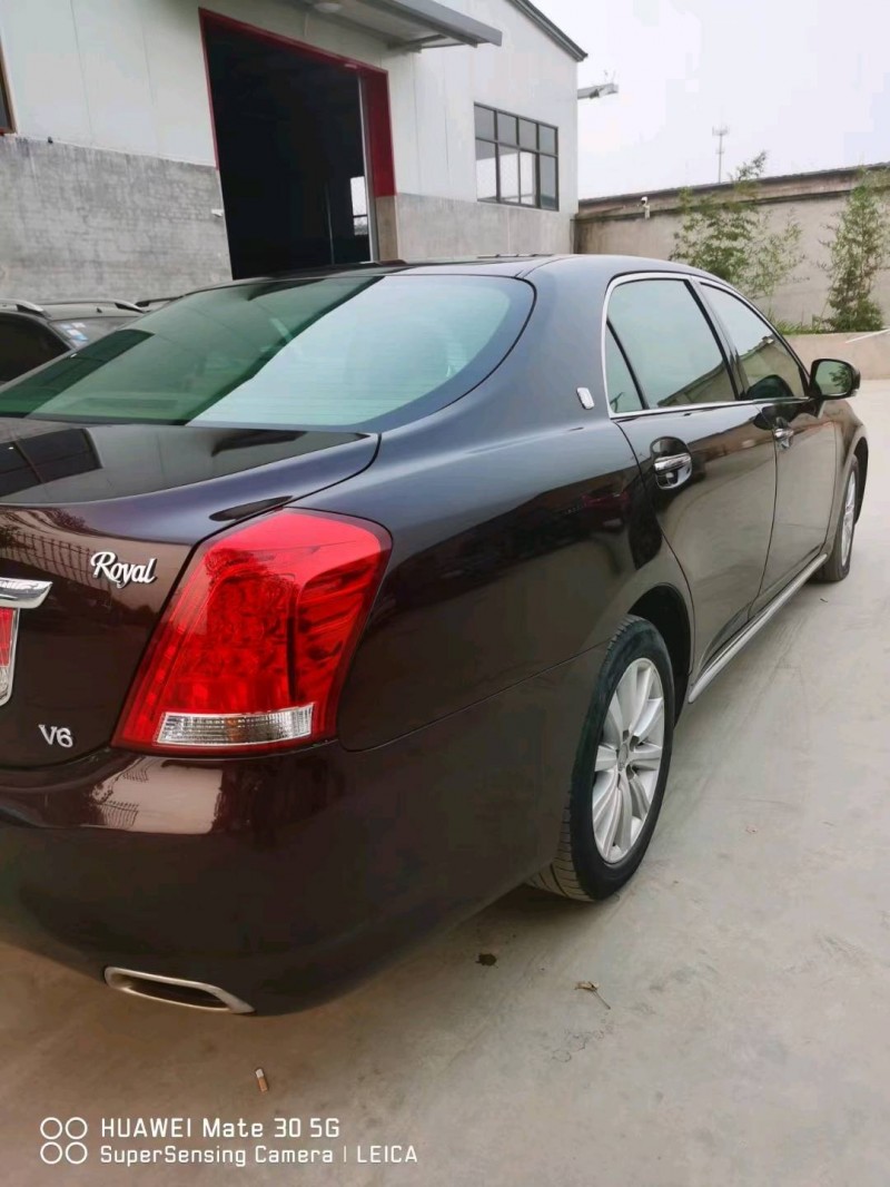 保定11年丰田皇冠7