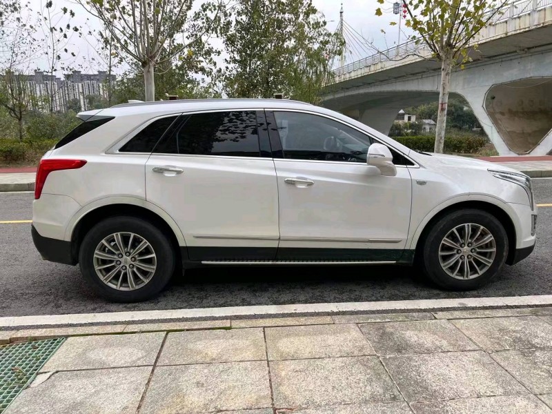 枣庄17年凯迪拉克XT59