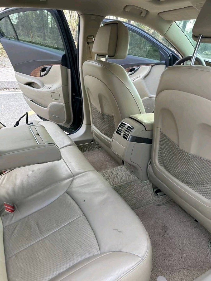 枣庄12年别克君越5