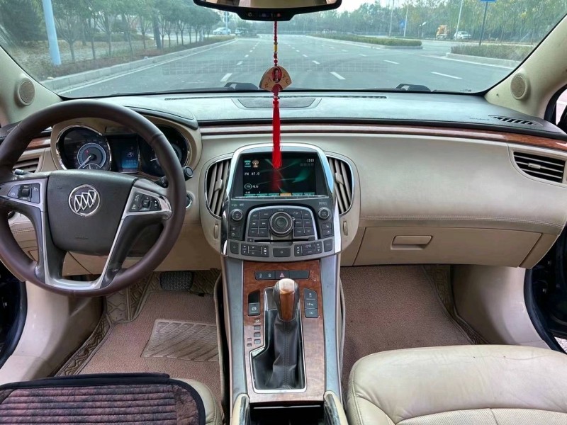 枣庄12年别克君越6