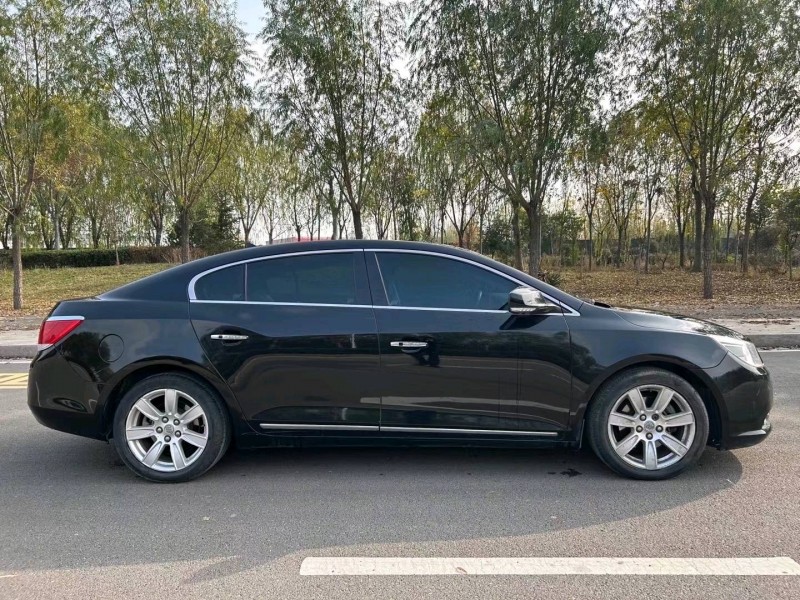 枣庄12年别克君越7