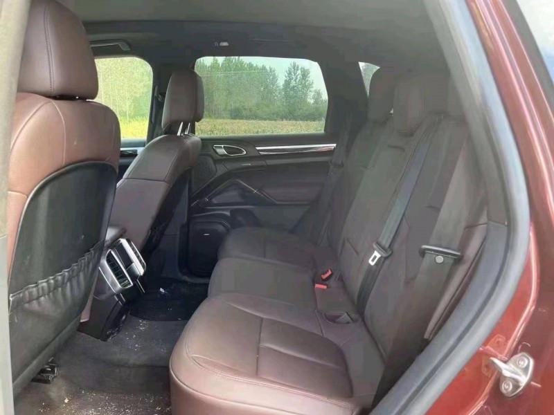 北京13年保时捷卡宴8