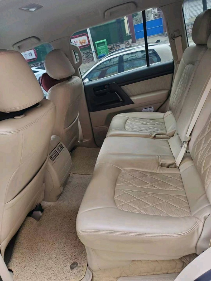 宜昌20年丰田兰德酷路泽4