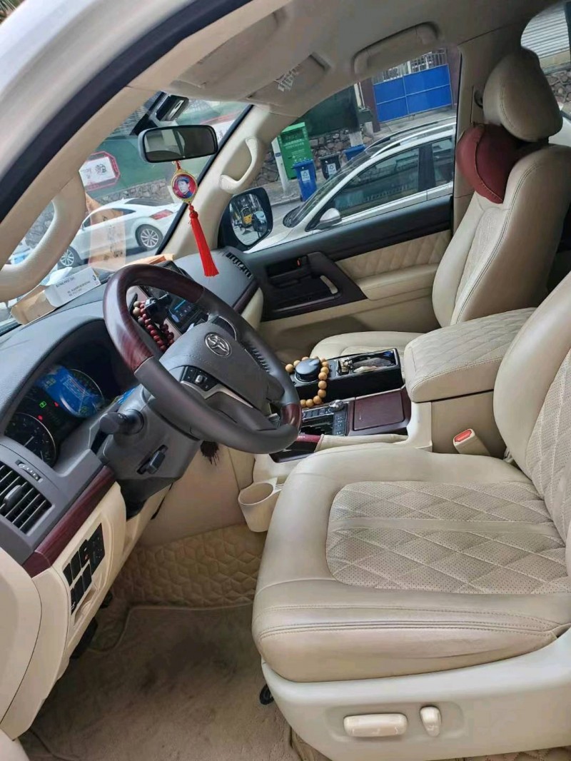 宜昌20年丰田兰德酷路泽7