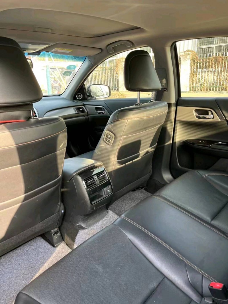 宜昌18年本田雅阁4