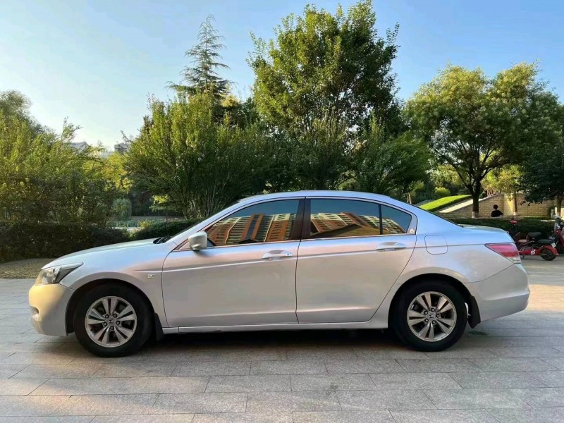 邯郸09年本田雅阁6