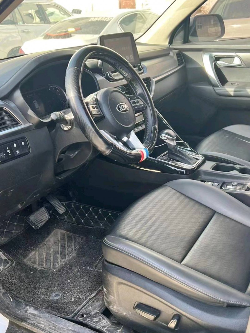 平顶山21年起亚智跑7