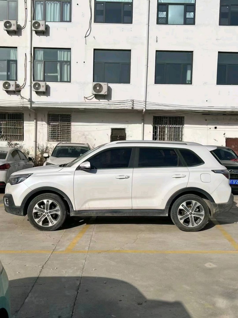 平顶山21年起亚智跑8