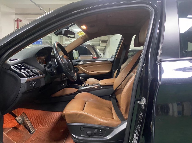 成都13年宝马X64