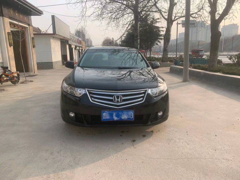 青岛13年本田思铂睿8