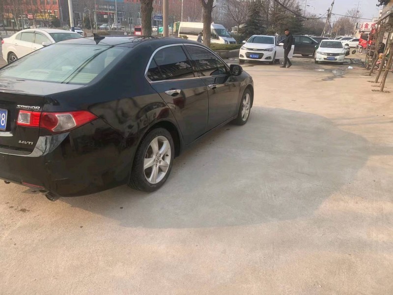 青岛13年本田思铂睿5