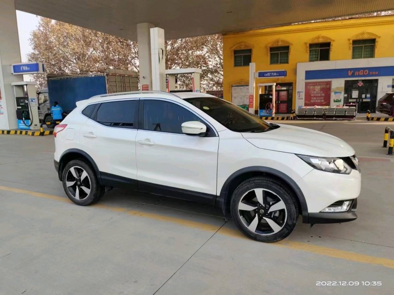 保定17年日产逍客3