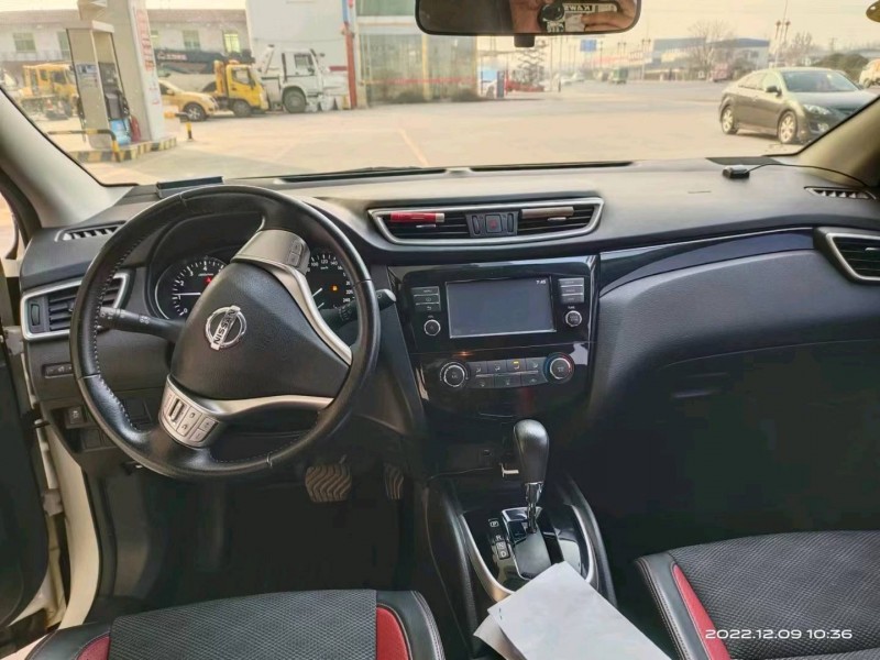 保定17年日产逍客7