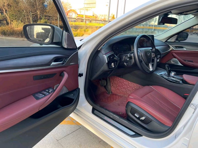 济宁21年宝马5系4